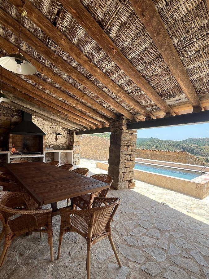 Apartamento para 12 personas, con Balcón y Terraza además de Jardín y Piscina en Morella