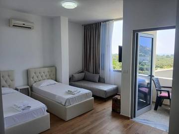 Cottage pour 2 personnes, avec jardin ainsi que vue et terrasse dans Borsh