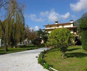 Villa mit privatem überdachbarem Pool in Camaiore, Italienische Riviera