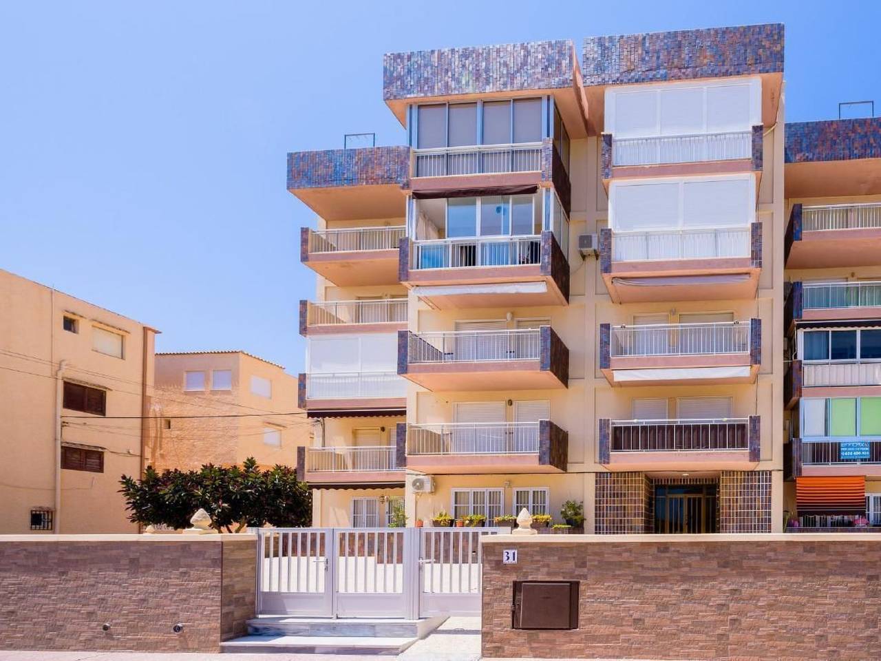 Apartamento entero, "Limonka" mit eigener Terrasse in La Mata, Costa Blanca