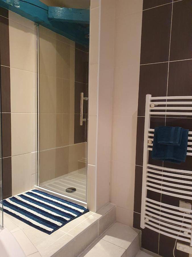 Gîte pour 4 personnes, avec vue, animaux acceptés à La Tour-du-Pin - 3