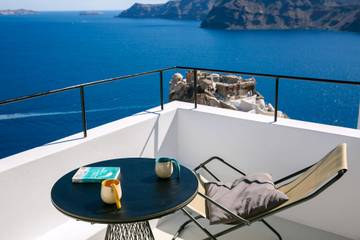Villa pour 2 Personnes dans Ormos Ammoudiou, Oia, Photo 1