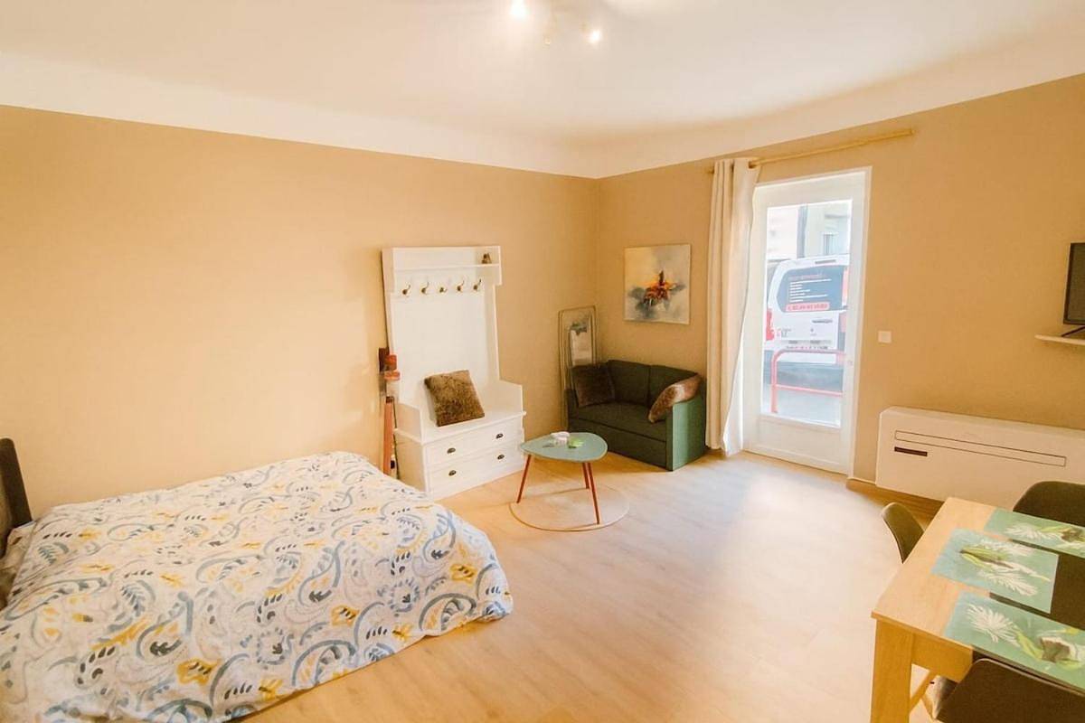 Appartement entier, Appartement Neuf climatisé Rdc à 100m des cures in Lamalou-les-Bains, Région de Béziers