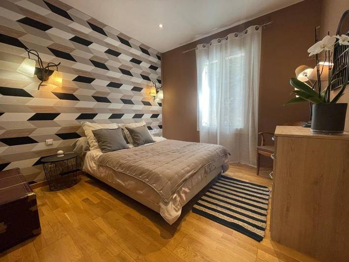 Location de vacances pour 6 personnes, avec piscine ainsi que jardin et vue à Sainte-Anastasie - 3