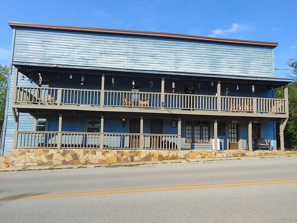 Ganze Wohnung, Havisham Bourbon Bar - Suite 18 - private, spacious, wine trail apartment in Alto Pass, Union County (IL)