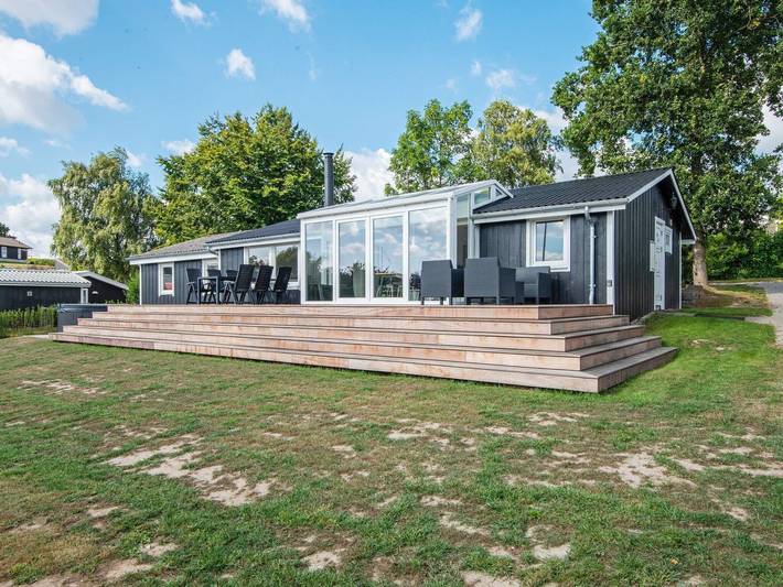 Ferieudlejning for 6 personer, med Terrasse og Have i Vemmingbund