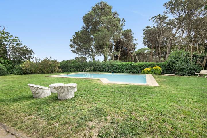 Villa mit Pool direkt am Golfplatz in Pals, Costa Brava