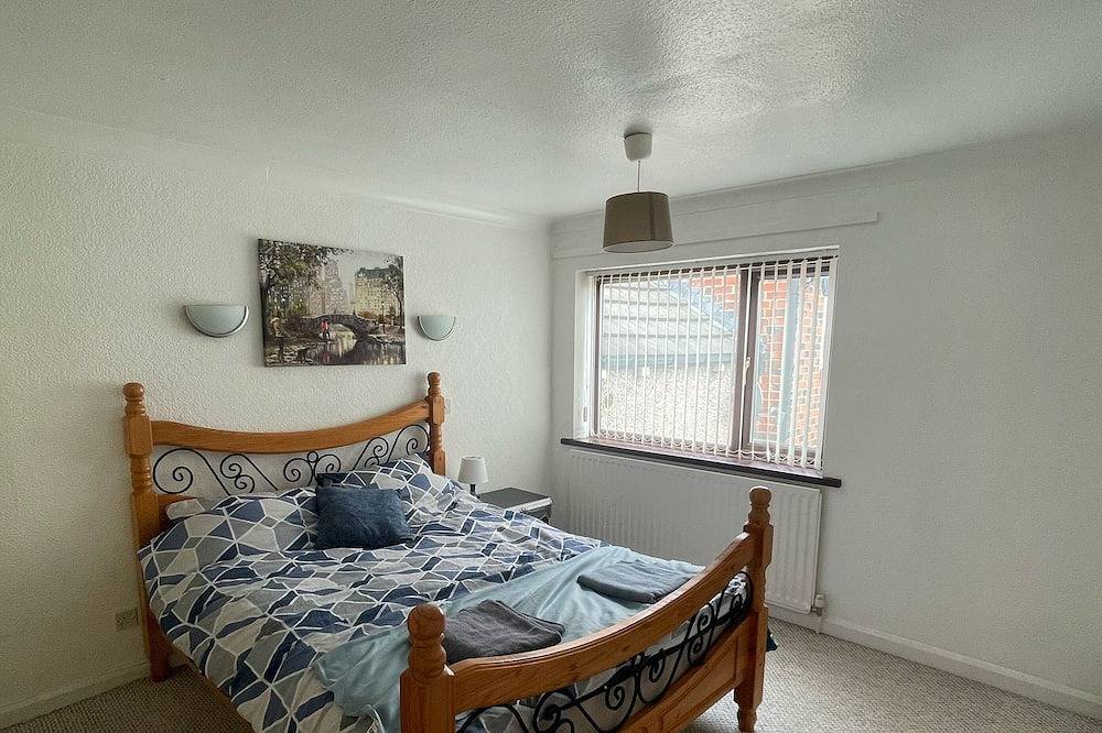 Entire apartment, Super deluxe 3 bedrooms apartment in this popular area of Stanley in Wakefield, West Yorkshire