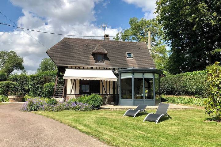 Location de vacances pour 4 personnes, avec jardin et terrasse dans Étréville
