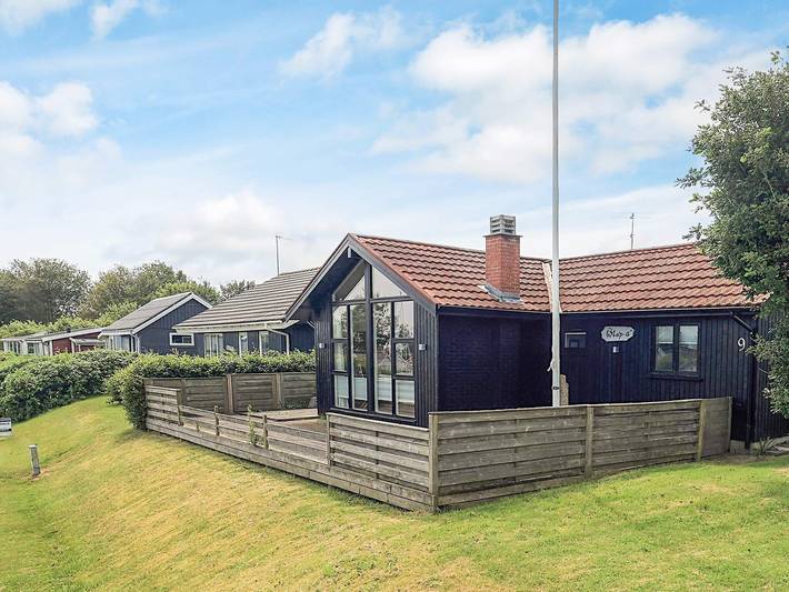 Feriehus for 4 personer, med terrasse, barnevennlig i Sæby