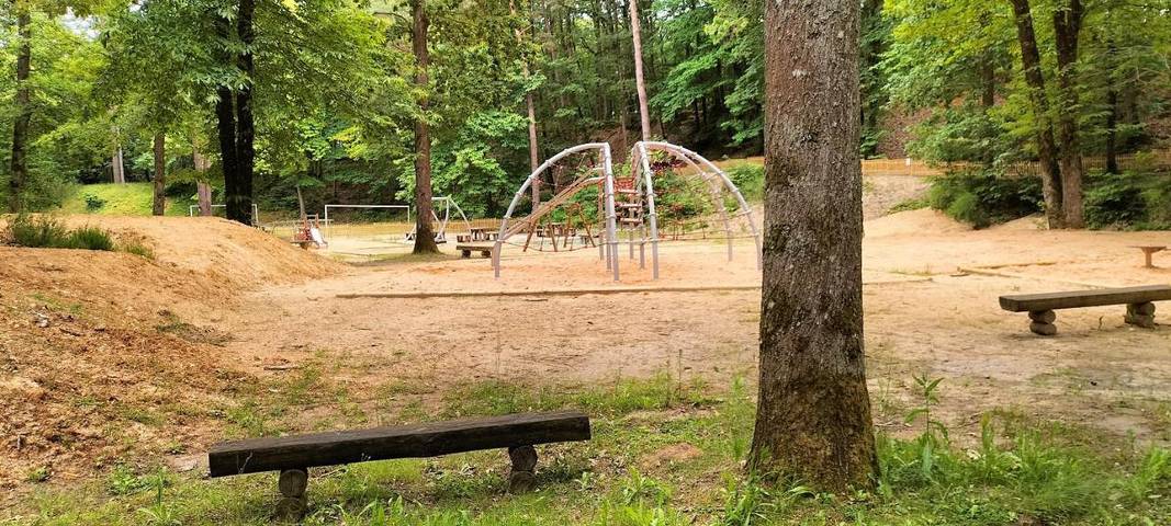 Camping pour 6 personnes, avec jardin ainsi que vue et piscine, animaux acceptés dans Essonne - 4