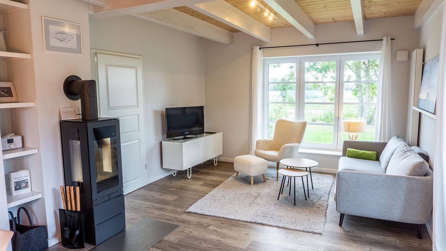 Modernes Reet gedecktes Ferienhaus für 4 in der Hafenstadt Tönning in Tönning, Halbinsel Eiderstedt