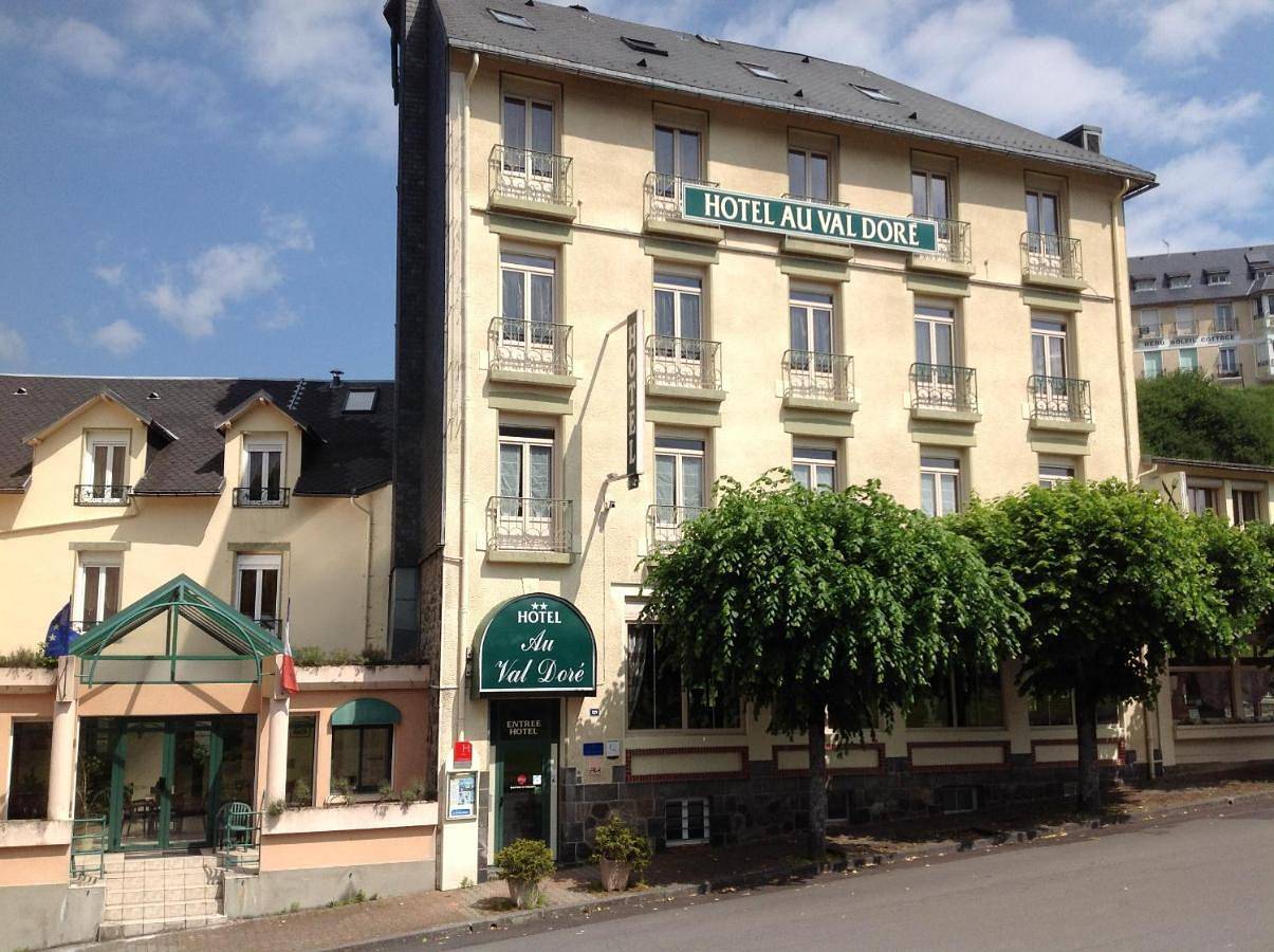 Hotel Au Val Doré in La Bourboule, Parc naturel régional des Volcans d'Auvergne
