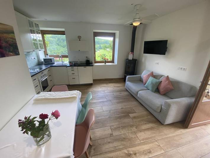 Maison d’hôte pour 6 personnes, avec jardin et vue dans Rhône - 2