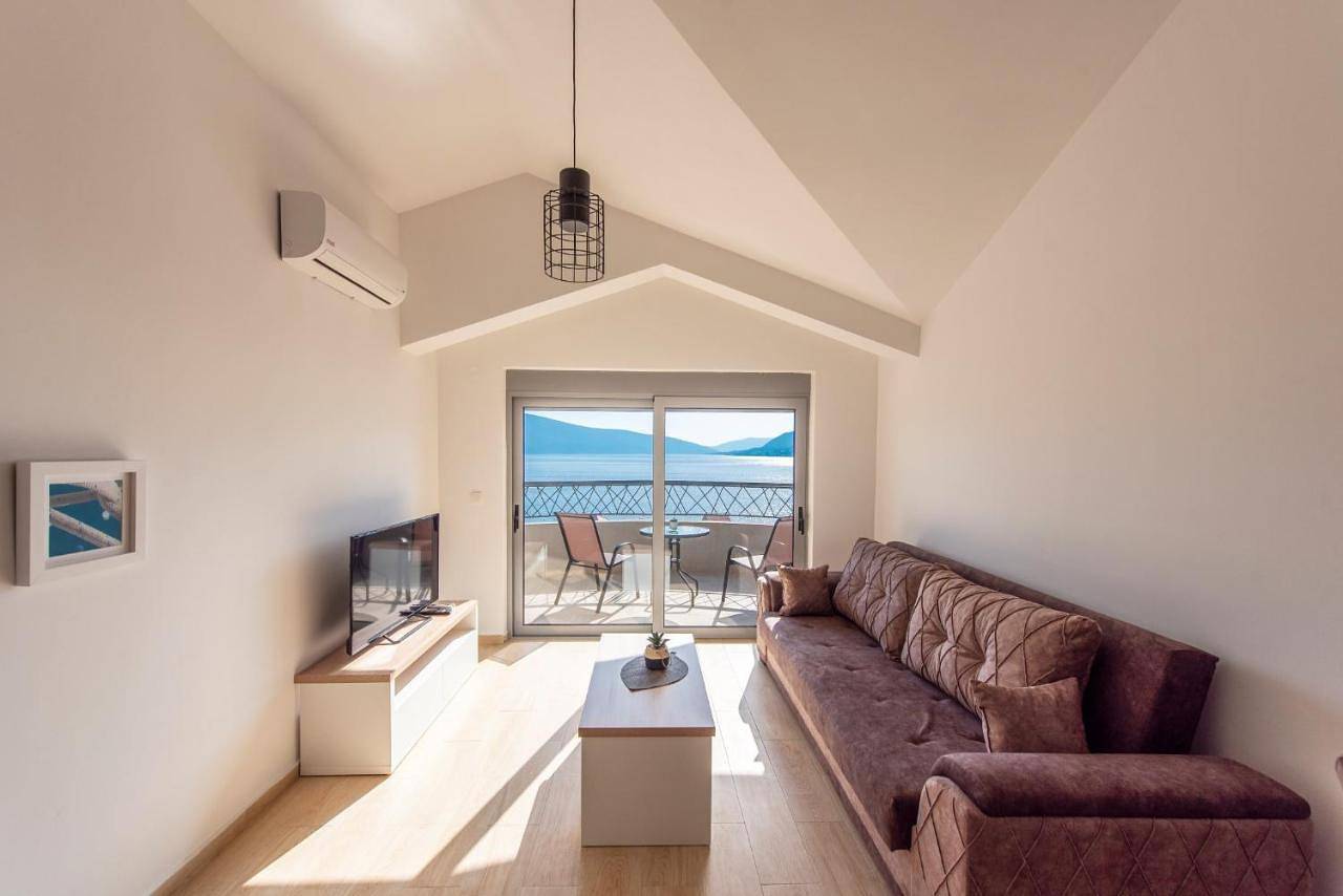Cały apartament, Donja Lastva Panoramic Views in Tivat, Bay of Kotor
