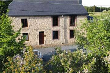 Gîte pour 8 personnes, avec jardin, animaux acceptés dans Sainte-Cécile (Florenville)