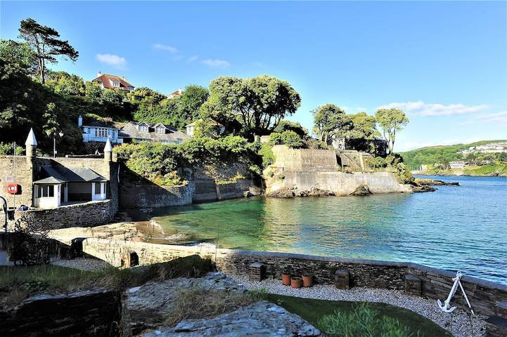 Cottage for 6 people, with garden and terrace, with pets in Fowey