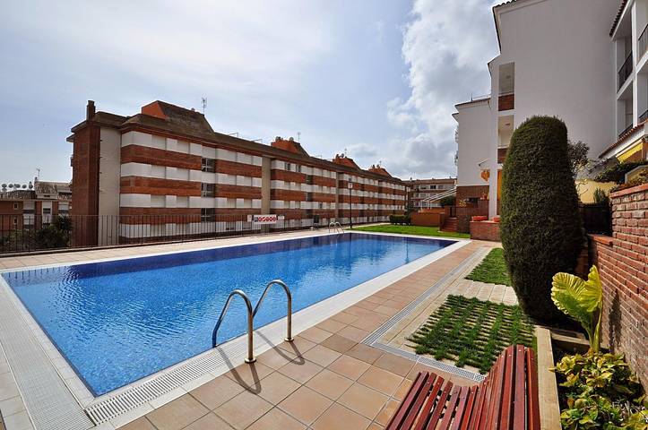 Ferienwohnung für 4 Personen, mit Pool und Meerblick sowie Terrasse und Garten, mit Haustier in Lloret de Mar - 2