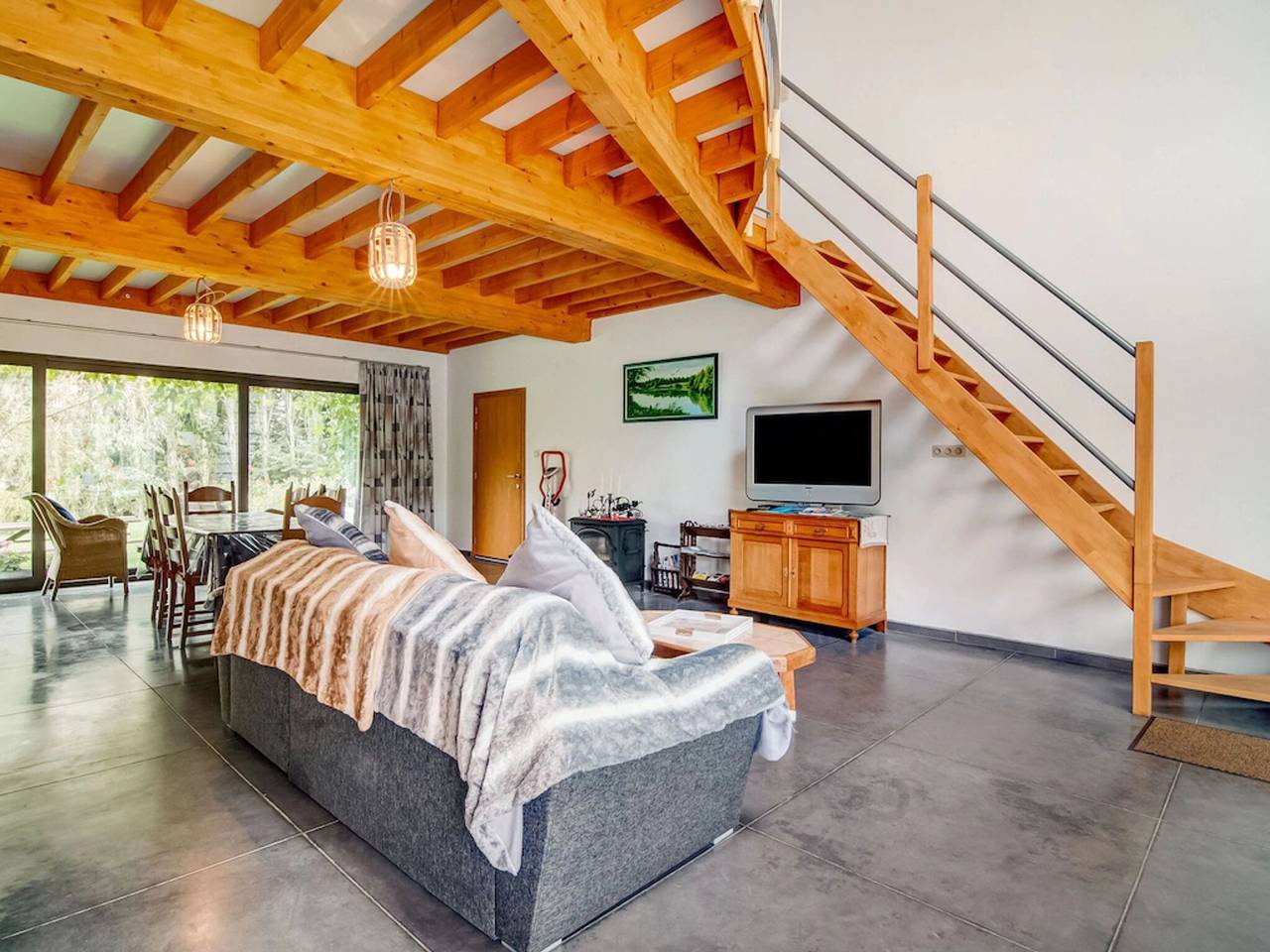 Premium Cottage in Florennes near Private Fish Lake, Forest in Florennes, Region Namur
