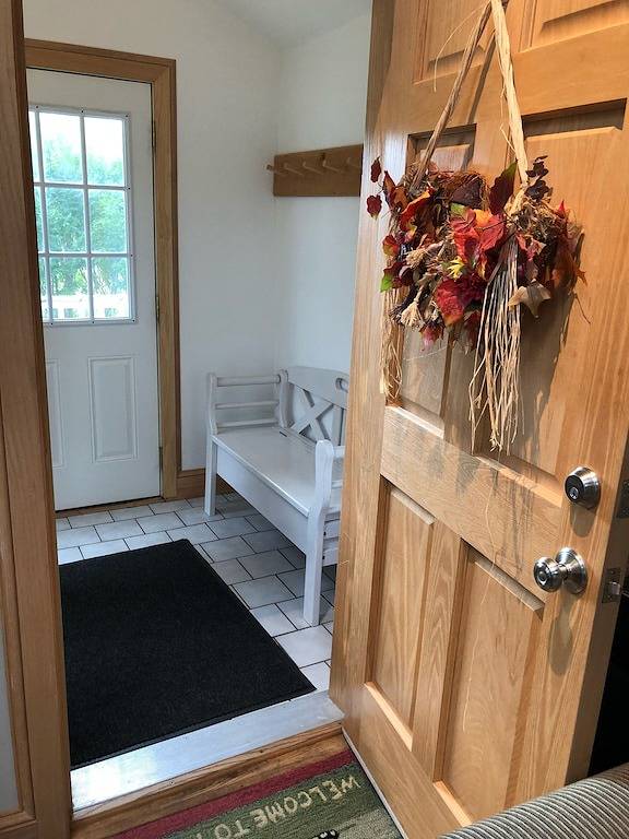 Charming Mountain Retreat Lg Moderne Küche am Strom w Feuergrube in Greene County (NY)