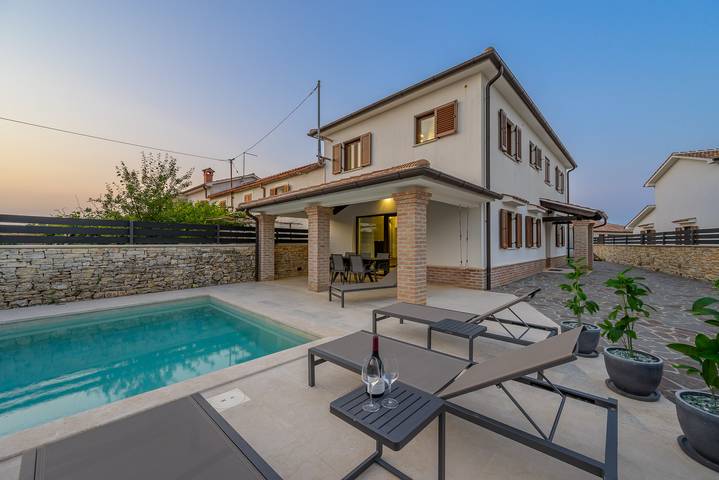 Ferienhaus für 6 Personen, mit Garten und Pool in Sveti Petar u Šumi