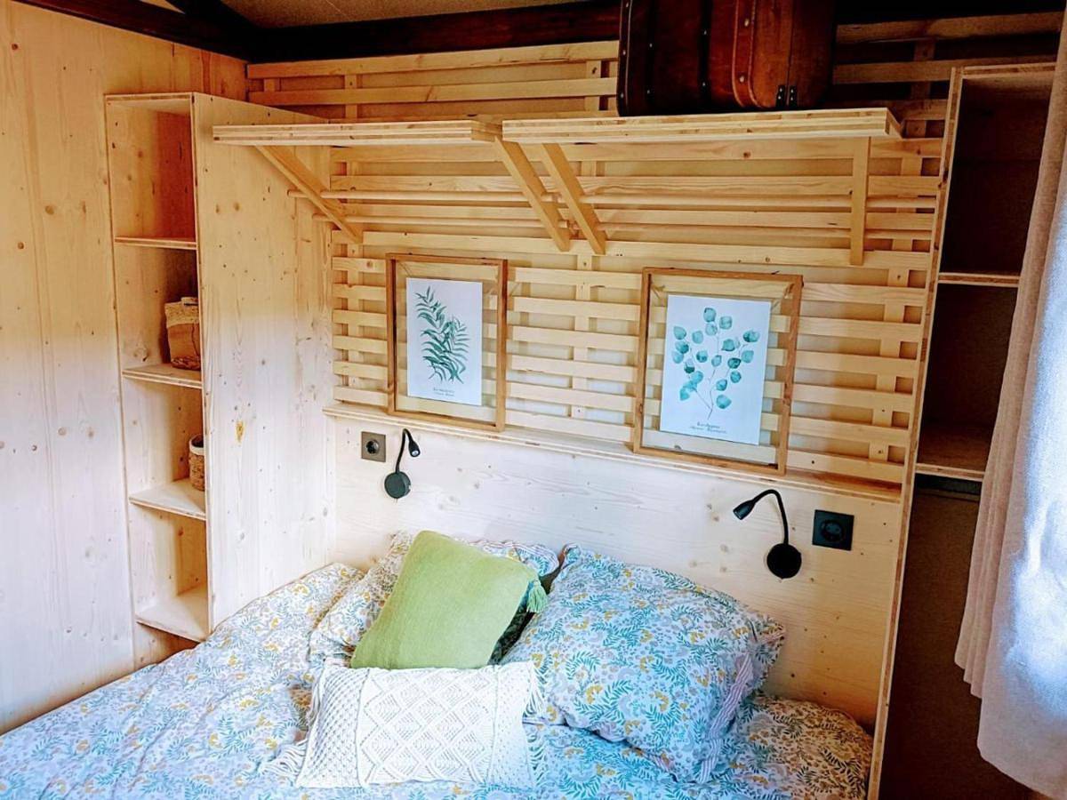 Cabane bucolique avec wifi, animaux admis, parking - Fr-1-653-287 in Bioussac, Charente