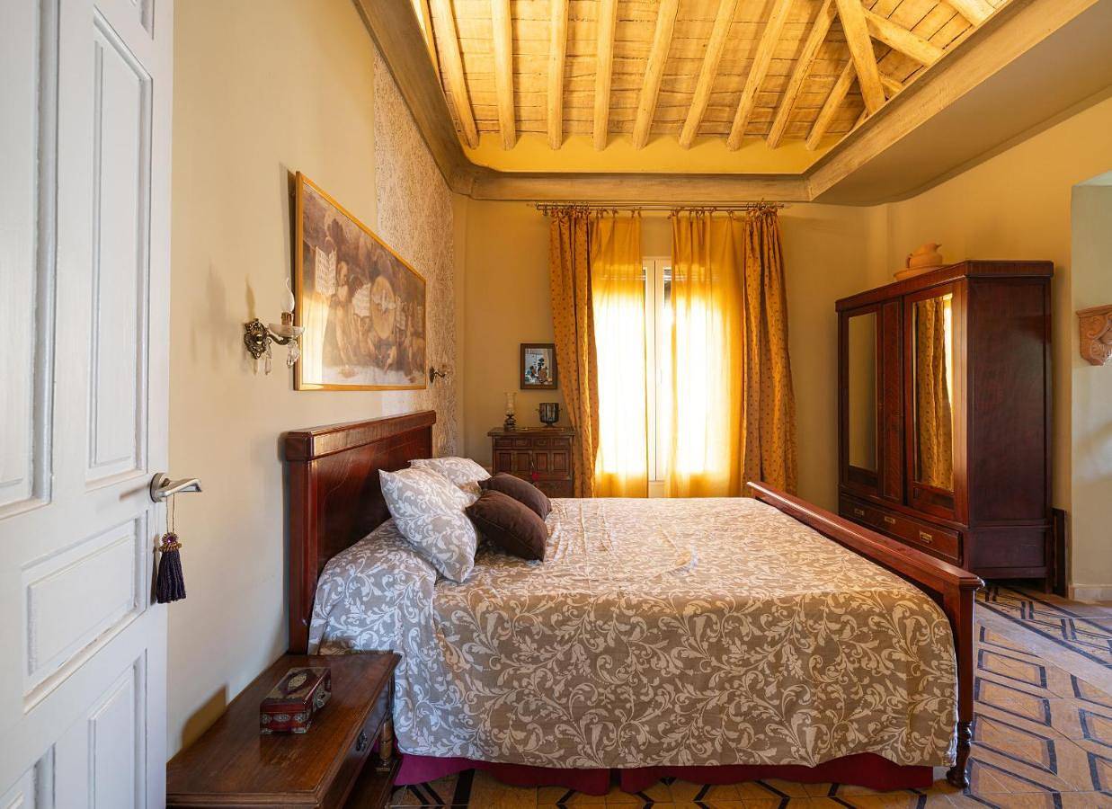 Villa histórica con jardín y piscina cerca del centro in Genil, Granada