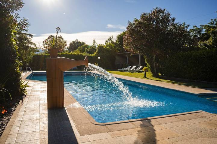 Gîte pour 6 personnes, avec Balcon ainsi que Jardin et Piscine dans Pedraça