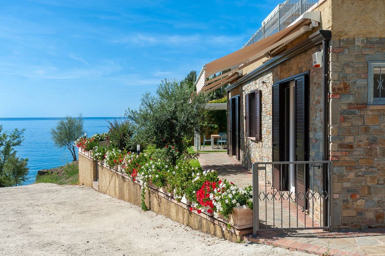 Ganze Wohnung, Apartment „Arancione“ mit Meerblick, Wlan und Klimaanlage in Cilento