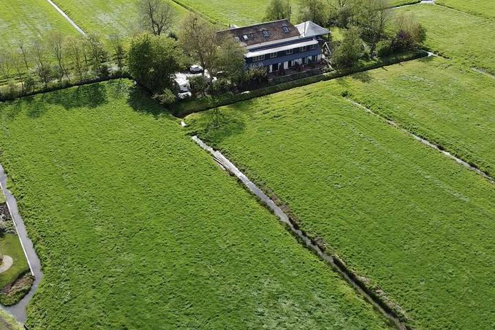 Ferienhaus für 12 Personen, mit Whirlpool und Sauna sowie Garten