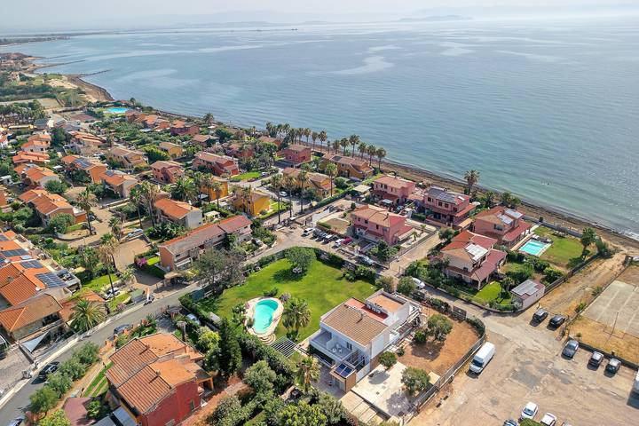 Villa Matilde Domo Boutique - Stanza Chiara in Torre Degli Ulivi, Capoterra
