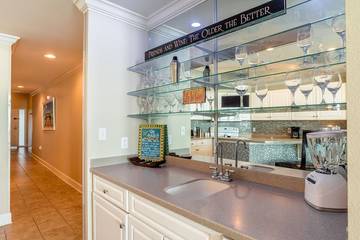 Vacation Apartment for 10 Guests in Orange Beach, Alabama Gulf Coast, Picture 1