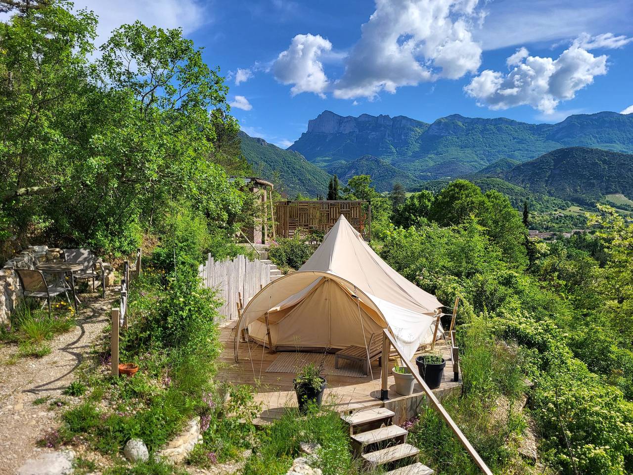 Domaine Thym et Romarin - Tente Lodge in Saillans, Région de Die