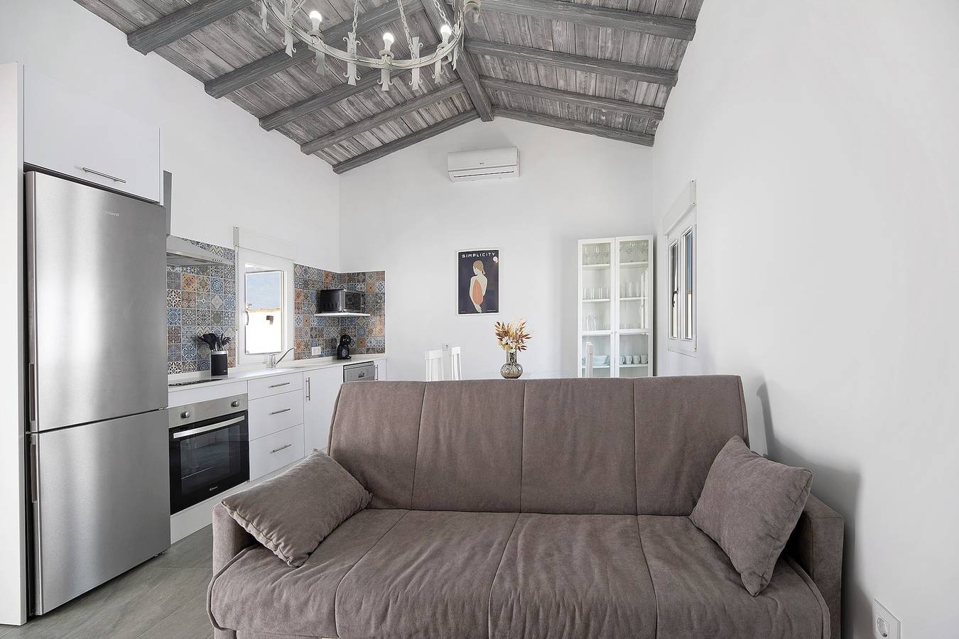 Casa de vacaciones 'Casa Ferro' cerca de la playa con piscina, jardín y Wi-Fi in Playa La Barrosa, Chiclana de la Frontera