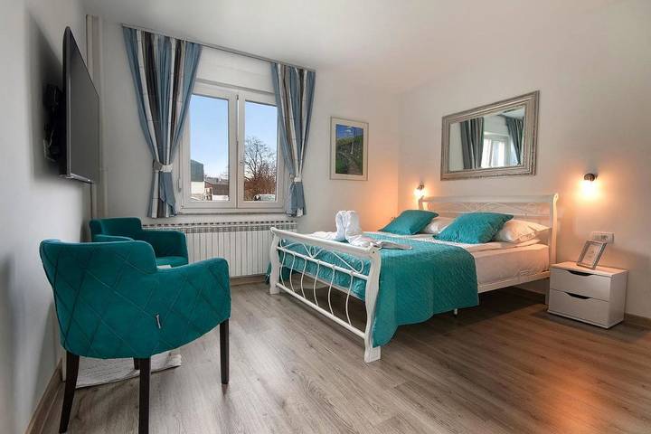 Gîte pour 2 personnes, avec vue et terrasse dans Plitvička Jezera