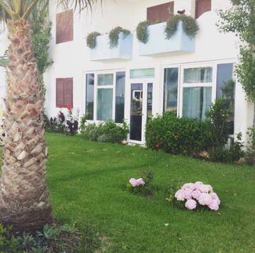 Gîte pour 8 personnes, avec terrasse et jardin à Fnideq