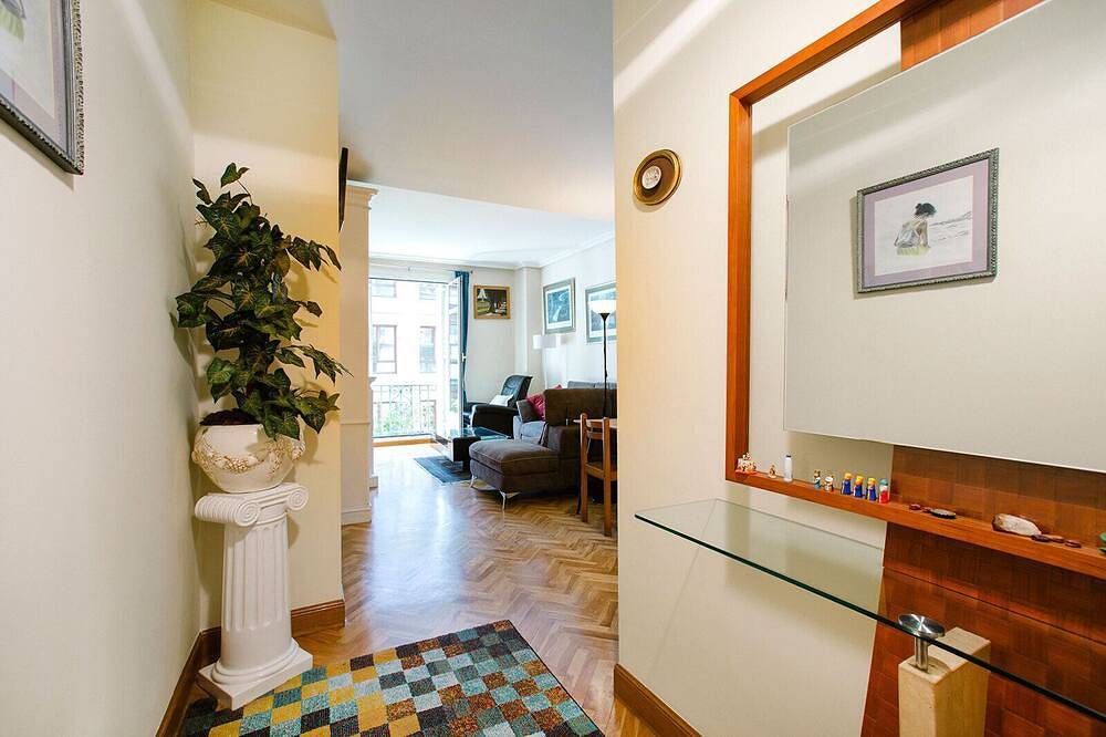 Ganze Wohnung, Select, Downtown, next to Avda., 5 min. walk to beaches and Old Town in Playa de la Concha, San Sebastian