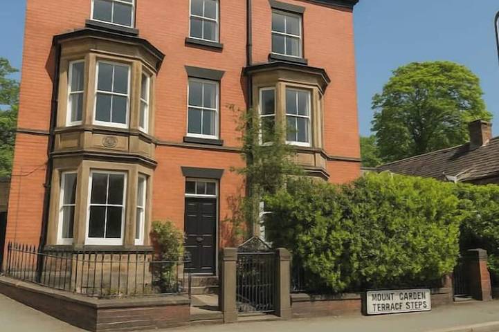 Holiday rental for 10 people, with garden in Llangollen