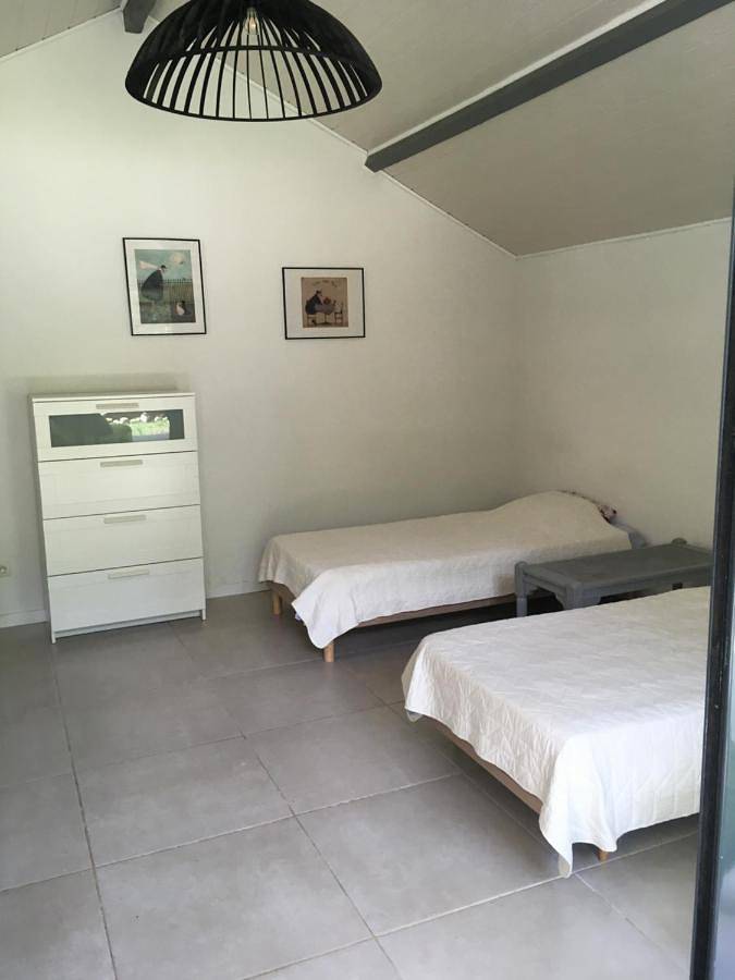 Maison de campagne pour 2 personnes, avec vue ainsi que jardin et piscine, animaux acceptés