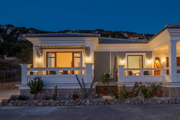 Gîte pour 2 personnes, avec vue et jardin dans Pýlos - 4