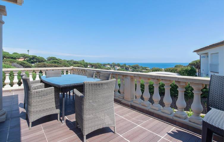 Location de vacances pour 8 personnes, avec jardin ainsi que piscine et terrasse dans Plage Des Elephants - 2