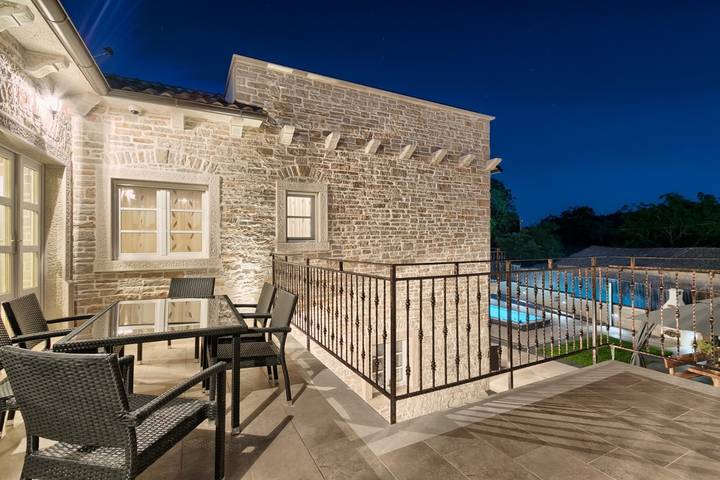 Villa pour 12 personnes, avec balcon/terrasse et piscine - 1