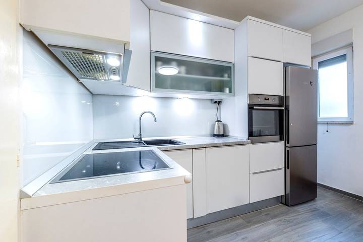 Apartamento entero, Apartamento de vacaciones para 6 personas con balcón/terraza in Grljevac (Podstrana), Podstrana