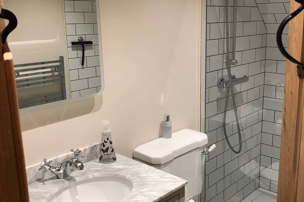 Entire apartment, The Hive - Beautiful Studio with  amazing Hot Tub in Cratfield, Suffolk