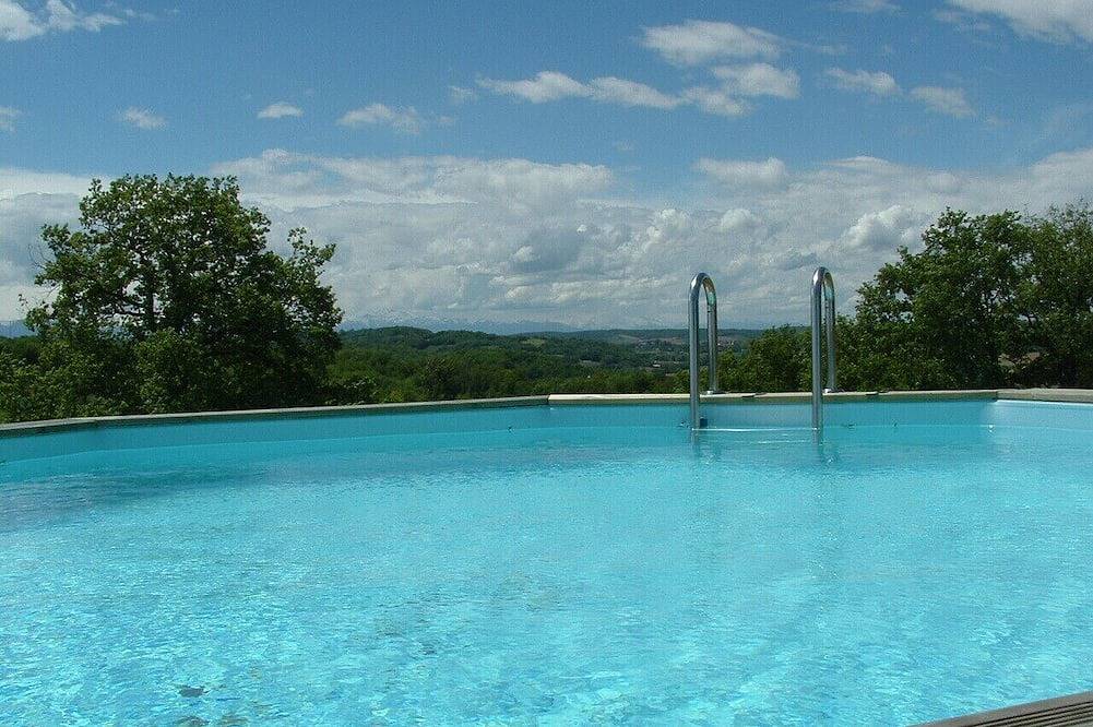 Peaceful Gite + Private Pool Exclusively for you +Magnificent Panoramic Views in Lalanne, Hautes-Pyrénées