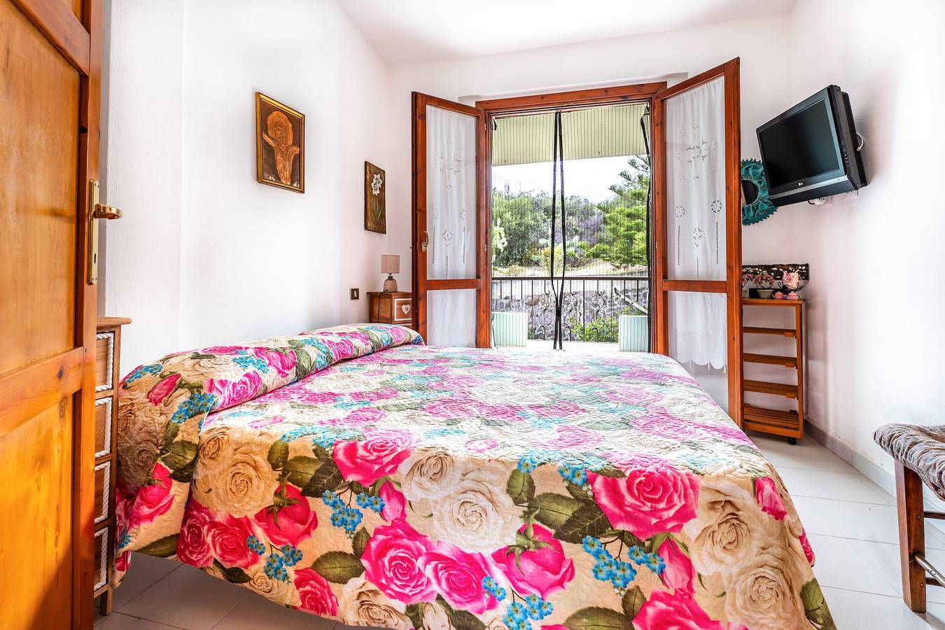 Villa 'Alice' con terrazza privata, Wi-Fi e aria condizionata in Villasimius, Cagliari e Dintorni