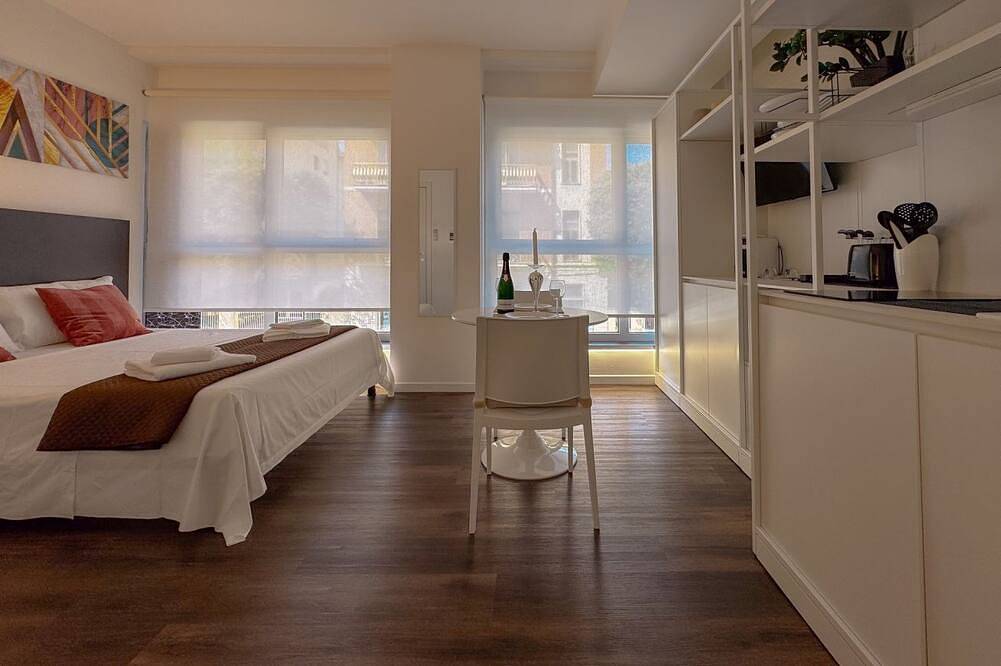 Ganze Wohnung, Boutique room downtown, just a breath away from the sea in Civitanova Marche, Adriaküste Marken