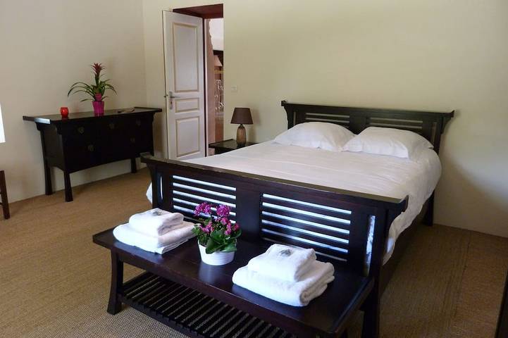 Gîte pour 15 personnes, avec jardin ainsi que piscine et jacuzzi à Montrem - 3