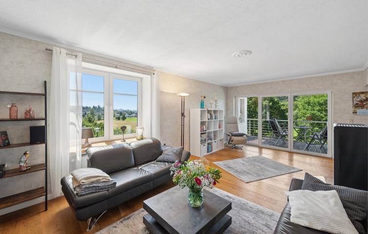 Ganze Ferienwohnung, Saxler Appartement mit Terrasse, Parkplatz & Satelliten-TV in Gillenfeld, Vulkaneifel
