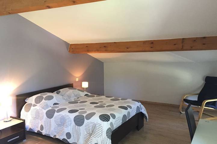 Location de vacances pour 8 personnes, avec jardin à Vesseaux - 4